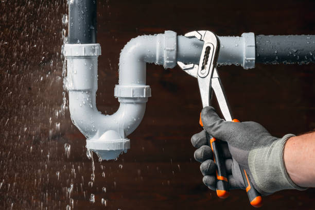 Professional Emergency Plumber technician working in Covington, VA